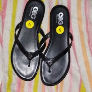 GBG Los Angeles Black Sandals with Glossy Straps